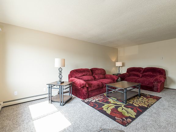Bismarck, ND Highland Meadows Apartments | Living