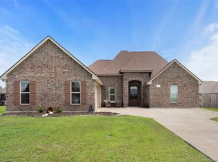 611 Chestnut St, Iowa, LA 70647