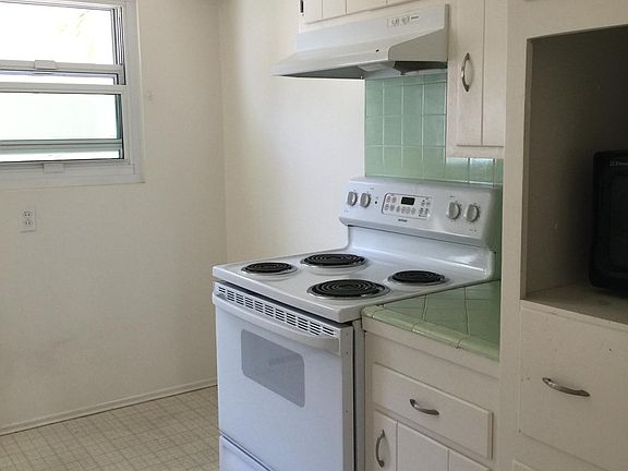 4th image of 3029 Columbia St