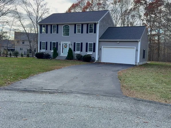 55 Lynch Ln, Fall River, MA 02720