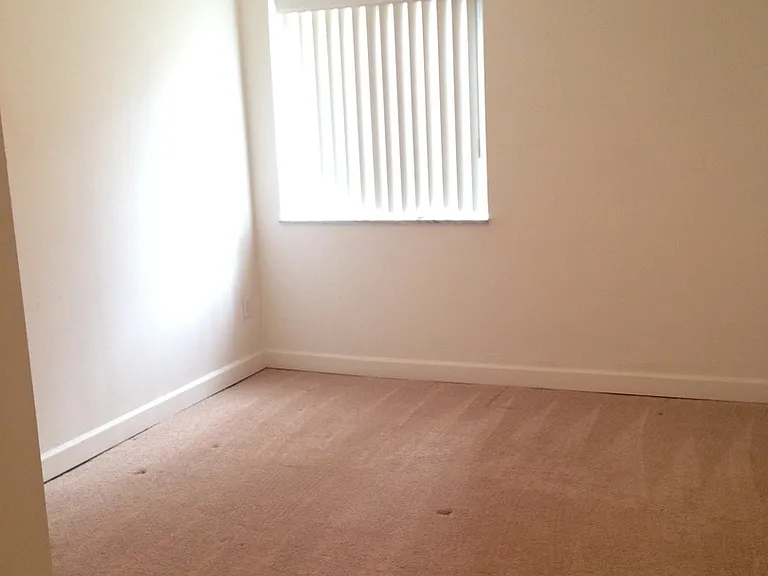 Olympia Park Apartments 1 and 2 Bedroom Units Available THIS SUMMER! — Photo 32