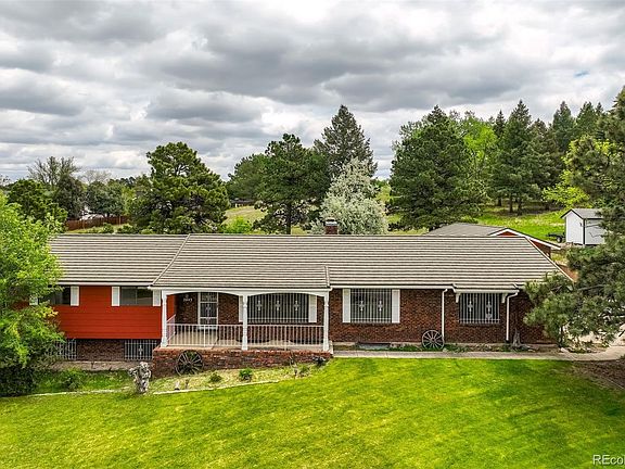 2nd image of 2845 Valencia Road