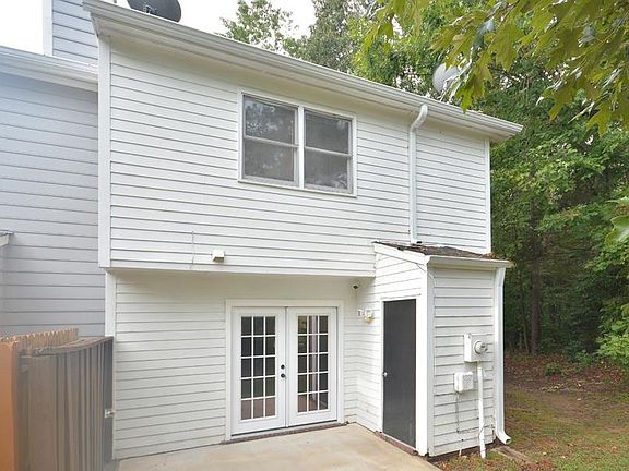 2nd image of 371 Kilarney Dr