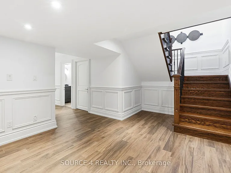 39 Amesbury Dr — Photo 35