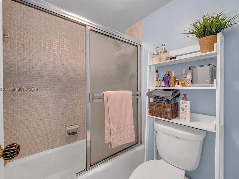 5001 Collins Ave #4E — Photo 16