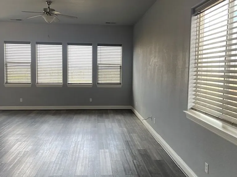 557 Dry Creek Trl — Photo 6