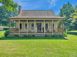 3 Farmview Dr, Guilford, CT 06437