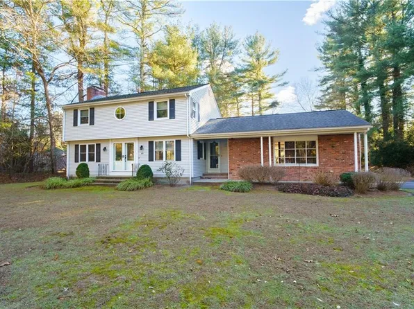 40 Wisteria Dr, Coventry, RI 02816