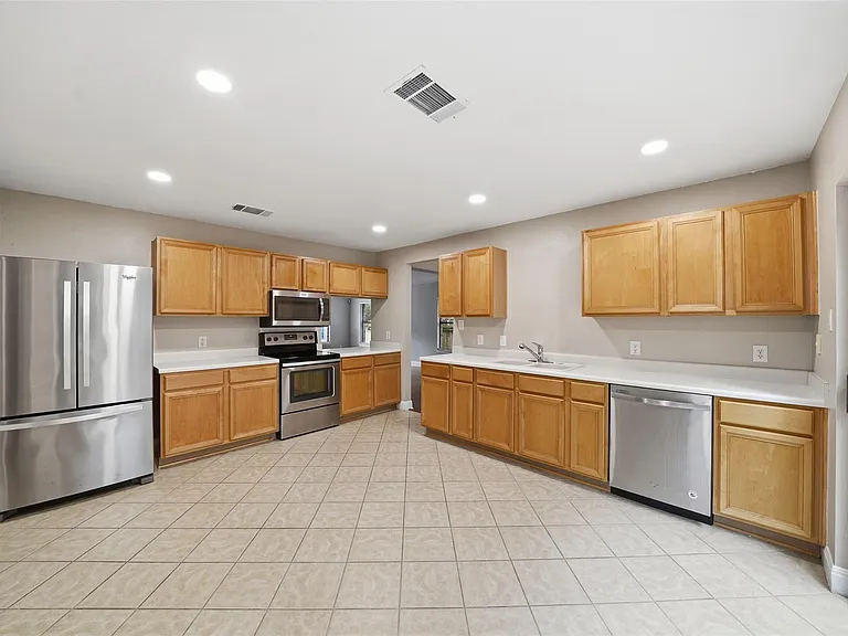 1304 Irene Dr — Photo 17