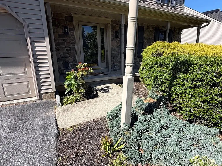 2264 Raleigh Rd — Photo 3