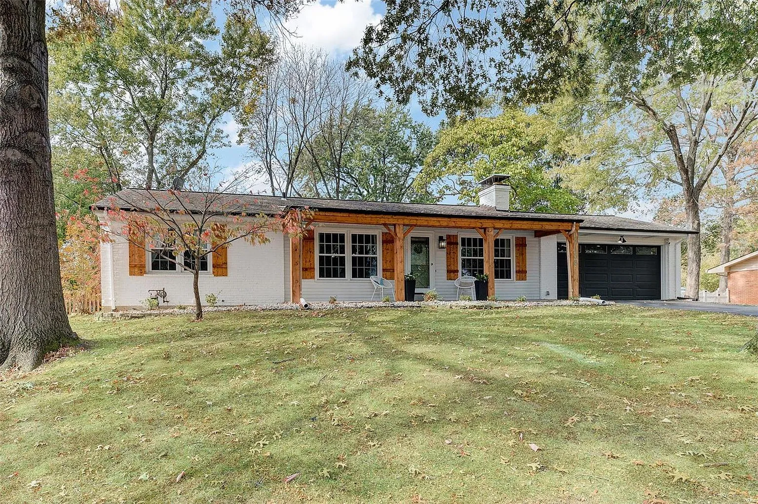 10158 Carolynne Dr photo 1