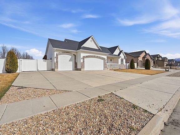 2nd image of 1728 W Dallas St