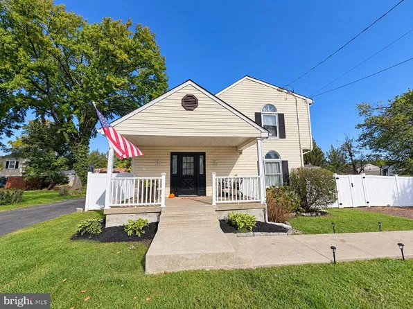 823 Olive St, Langhorne, PA 19047