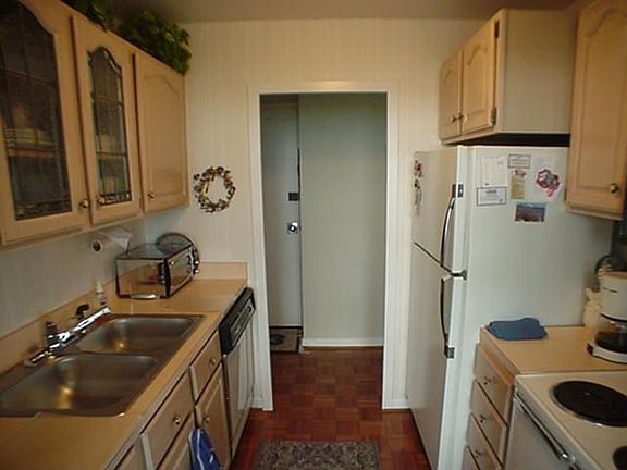 5th image of 8900 E Jefferson Ave APT 1428