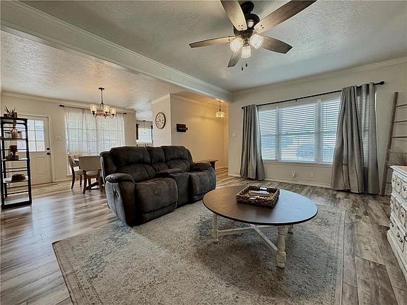 4th image of 720 Santa Dolores Dr