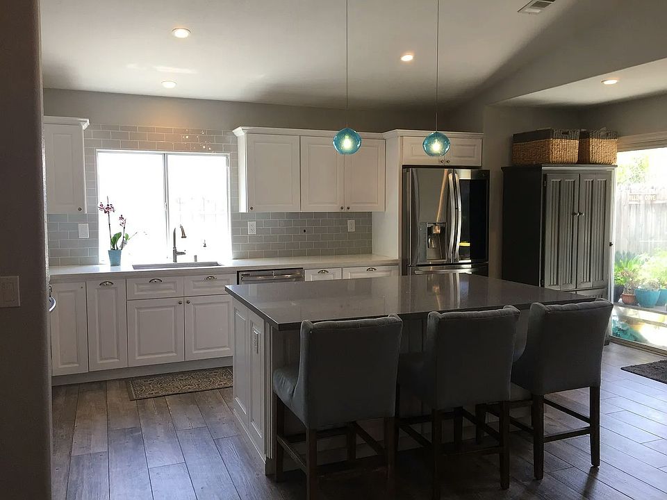 1st image of 190 San Tropez Dr