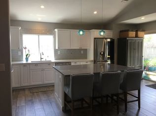 190 San Tropez Dr, Hollister, CA 95023