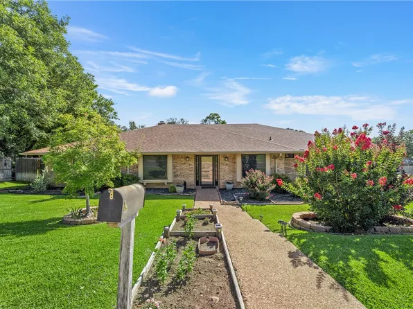 901 Ivy Ann Dr, Woodway, TX 76712