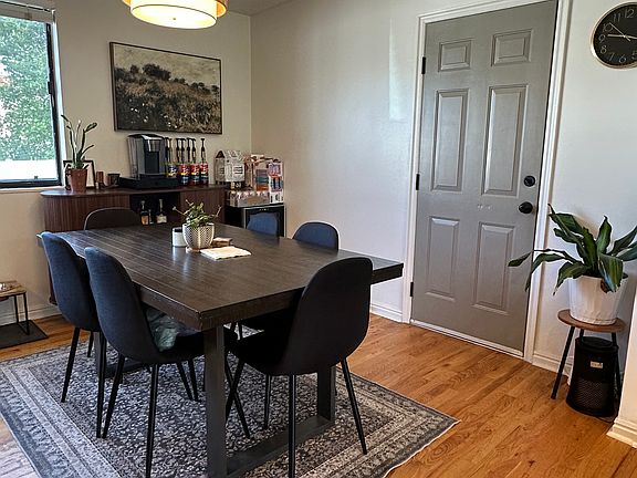 4th image of 564 W Spacerama Dr