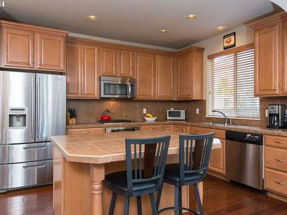 3rd image of 235 NE 61st Pl