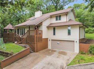 756 NW South Shore Dr, Lake Waukomis, MO 64151