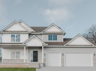 1306 W 13th Pl, Indianola, IA 50125