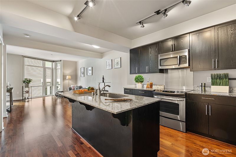 4th image of 699 John Street #507