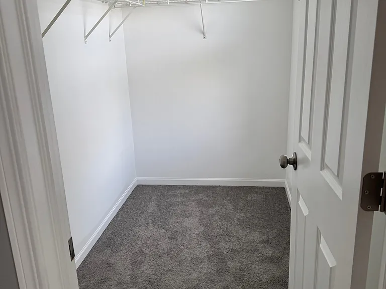 1603 Edinburgh Dr — Photo 6