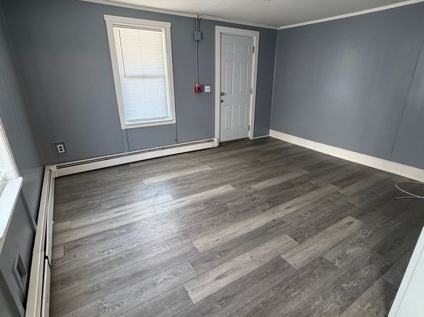 143 Hedley Ave Floor 1