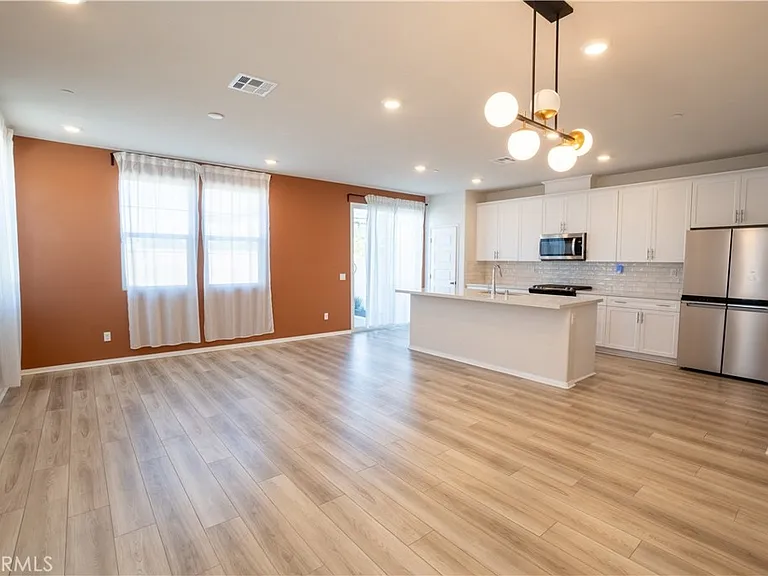 28228 Heirloom Dr — Photo 7
