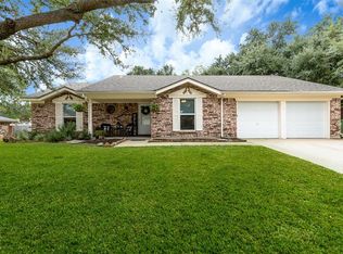 313 Concord Dr, Hurst, TX 76054