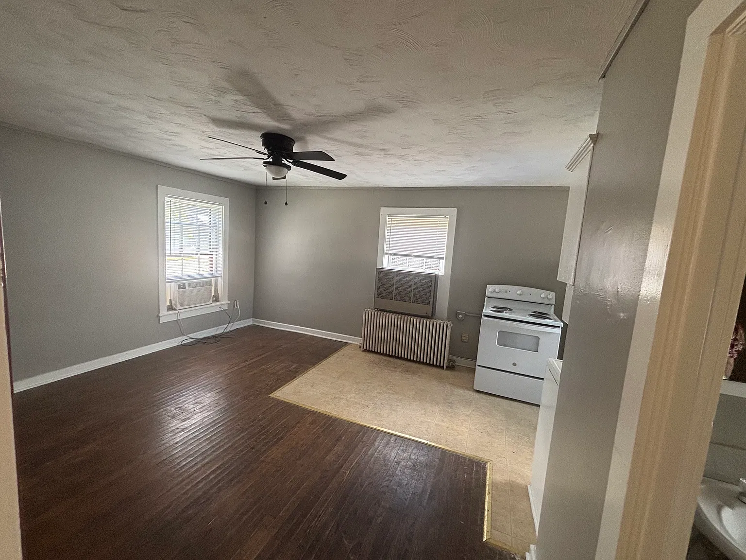 1327 College St — Photo 3
