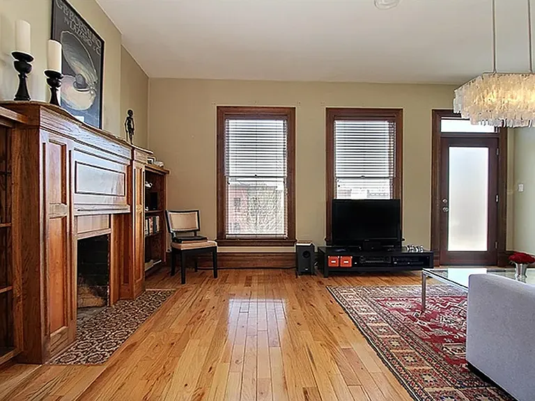 2938 Champa St — Photo 1