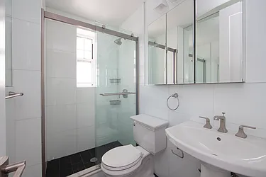 Rented by R New York