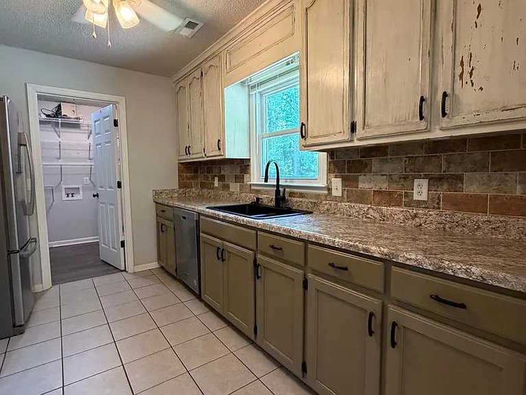 141 Katina Rd — Photo 33