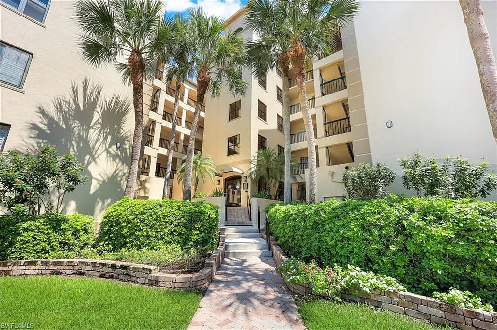 2 bed, 2.0 bath, 2169 sqft, $8,000 — Photo 1