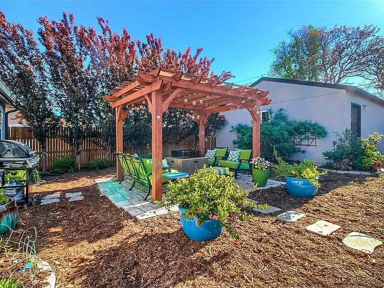 3808 N Steele St — Photo 22