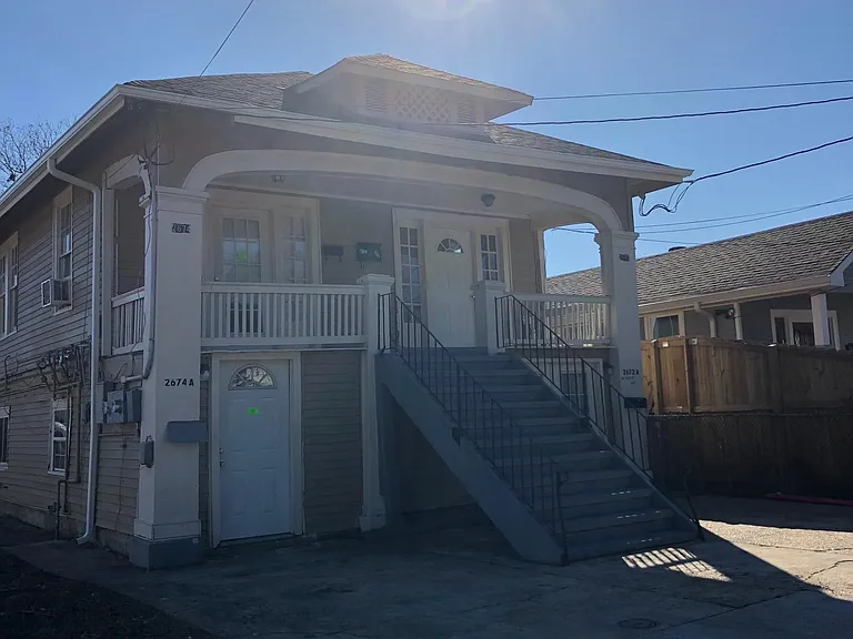 2674 Myrtle St — Photo 6