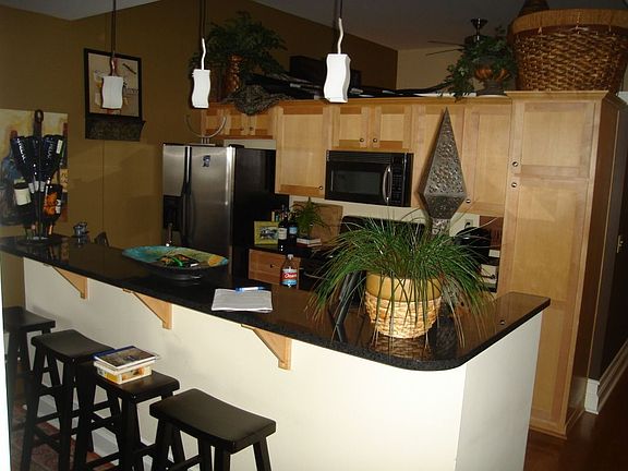 648 Riverside Dr #408, Memphis, TN 38104