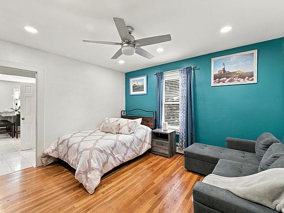 3rd image of 104 Waterhill St