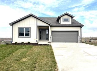 17762 Shady Bend Rd, Gardner, KS 66030
