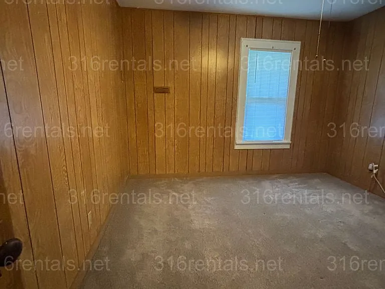 1012 W Ash Ave — Photo 4