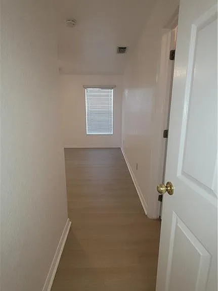 1010 SE 12th Ter — Photo 6