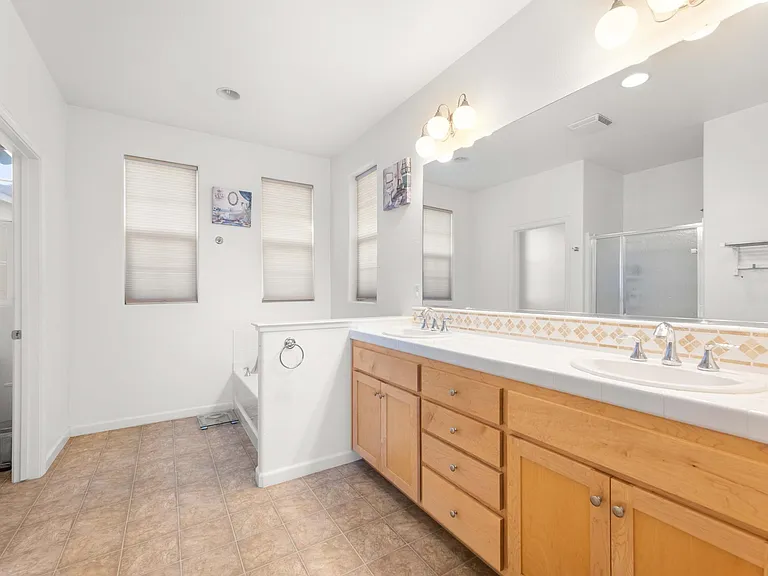 184 Barnhill Dr — Photo 23