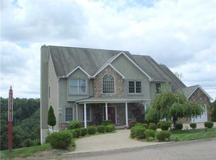 93 Merganser Dr, Pittsburgh, PA 15238