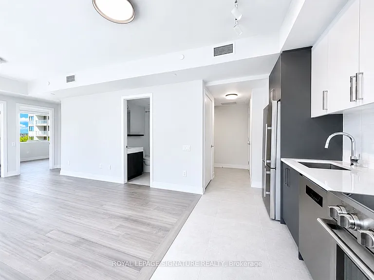 664 Spadina Ave #204 — Photo 6