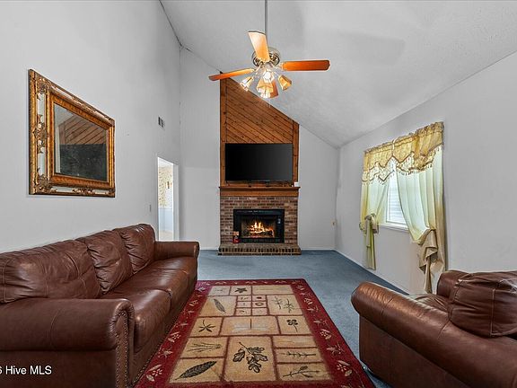 5th image of 102 Trafalgar Drive