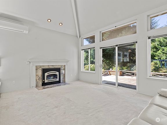 4th image of 739 Anthony Court