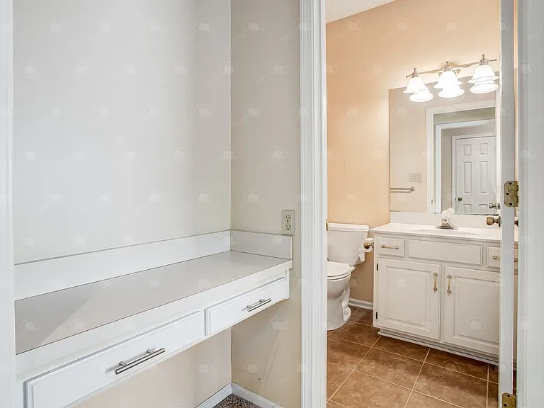 4800 Horton St — Photo 29