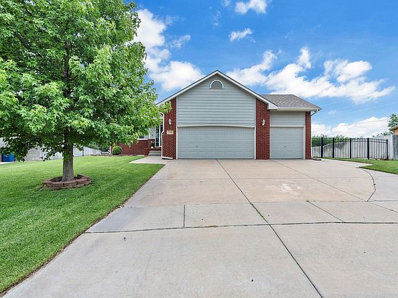 2nd image of 1509 S Shiloh Ct